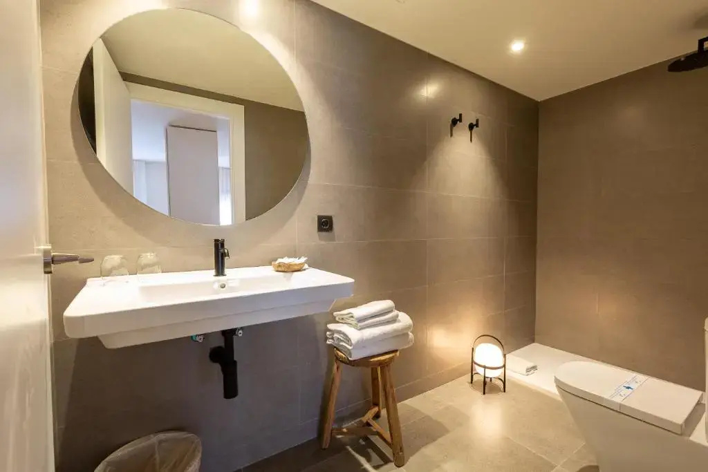 Superior Double room (full double bed)