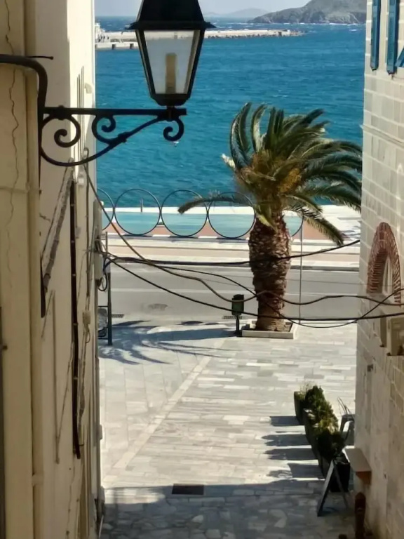 Deluxe Double room with sea view (full double bed)