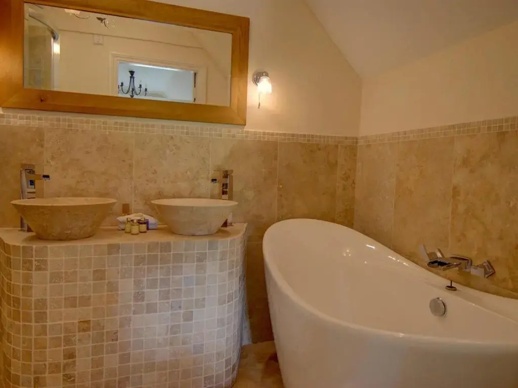 Superior Double room (full double bed)