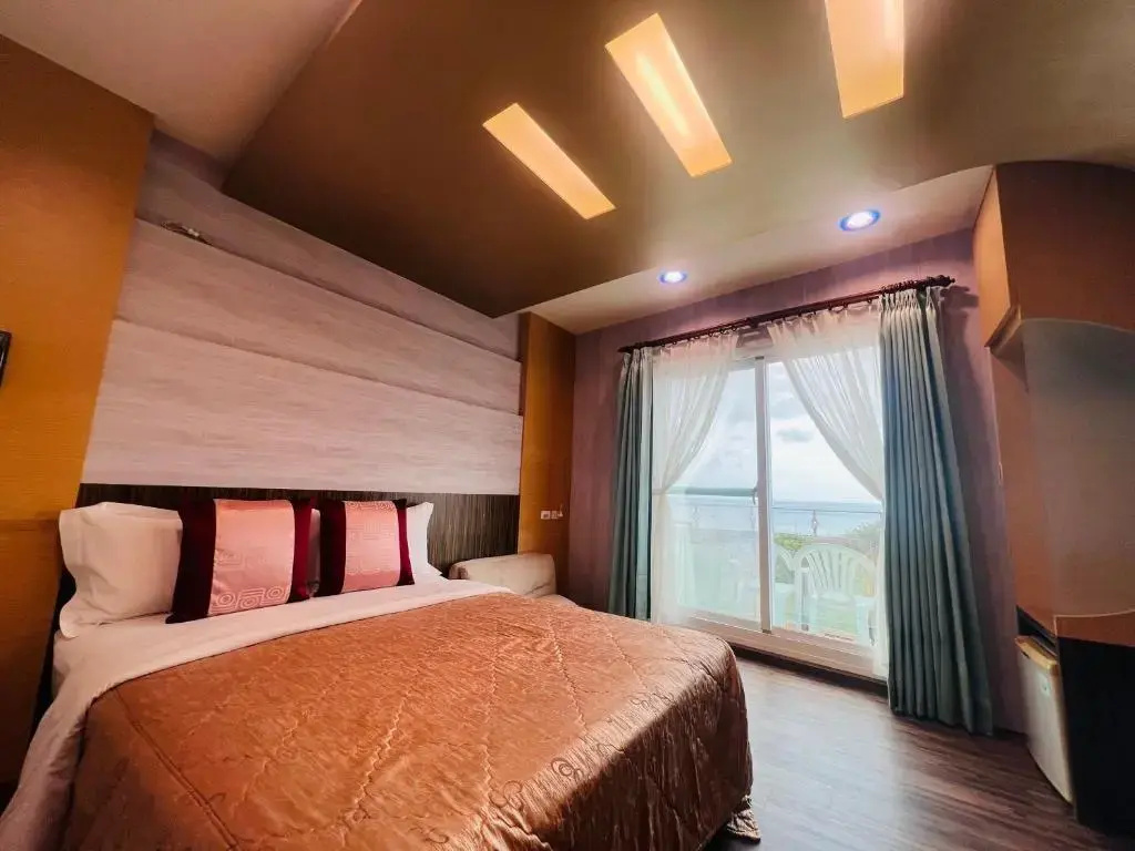 Standard Double room with sea view (full double bed)