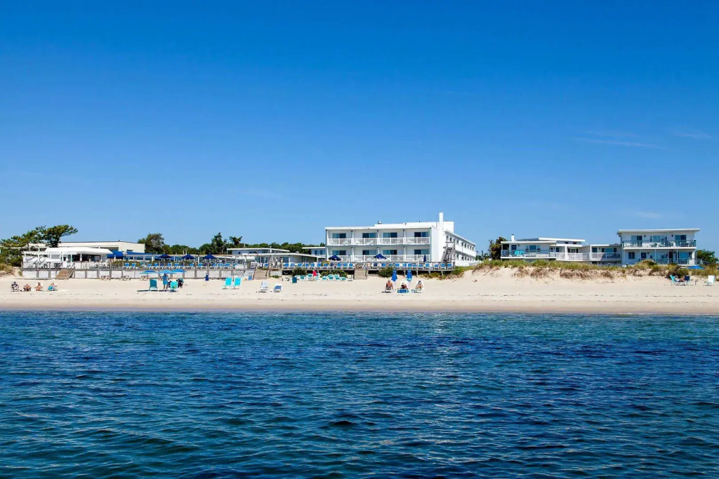 Beach & Waterfront