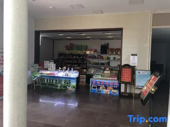 Food & Beverage