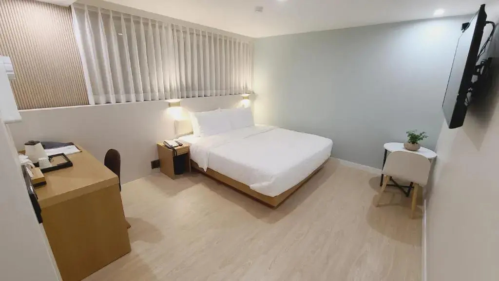 Standard Double room (full double bed)