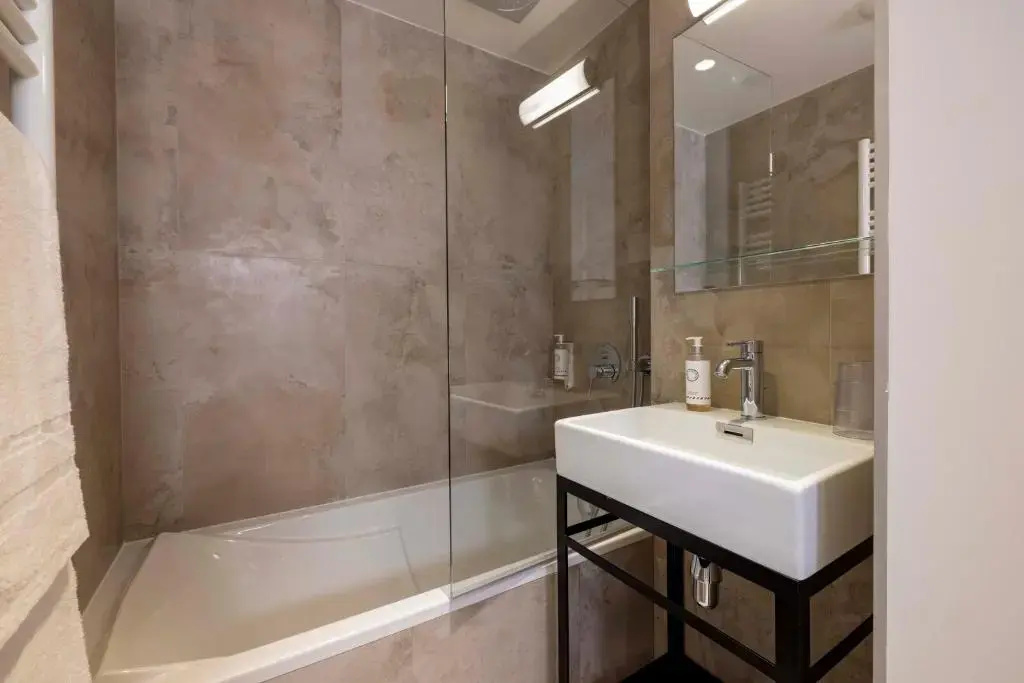 Grand Hotel Leveque 127