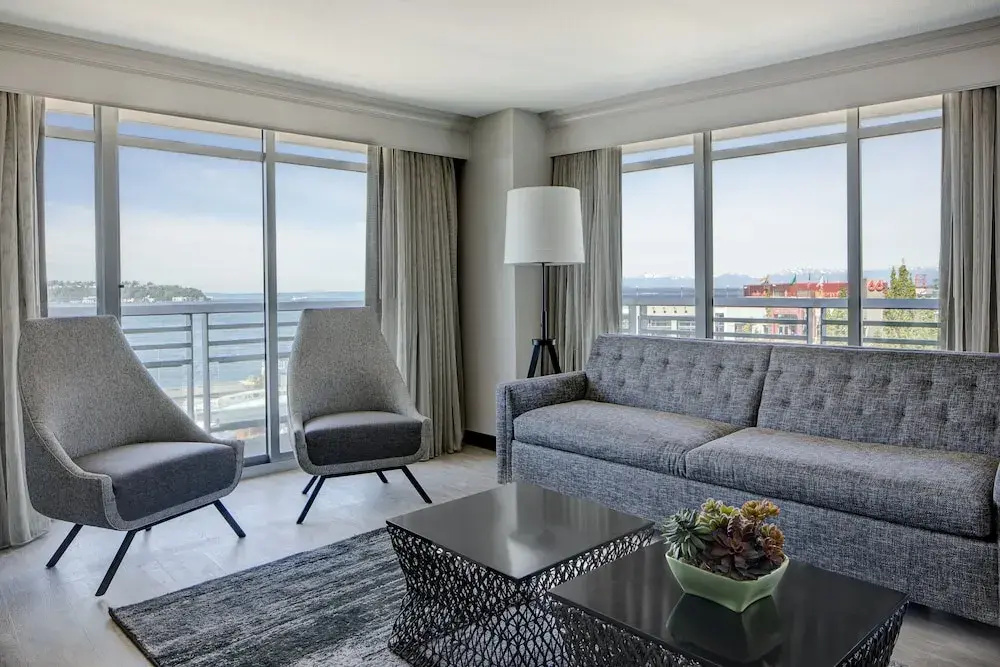 Double Suite (full double bed)