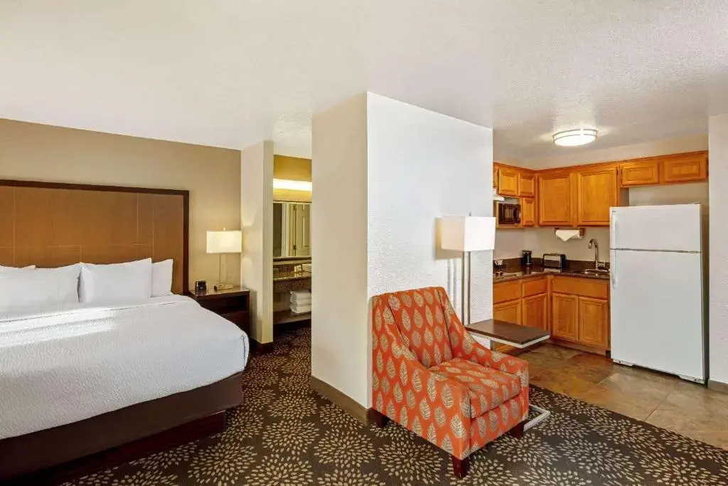 La Quinta Inn & Suites by Wyndham Las Vegas Red Rock - Chambres