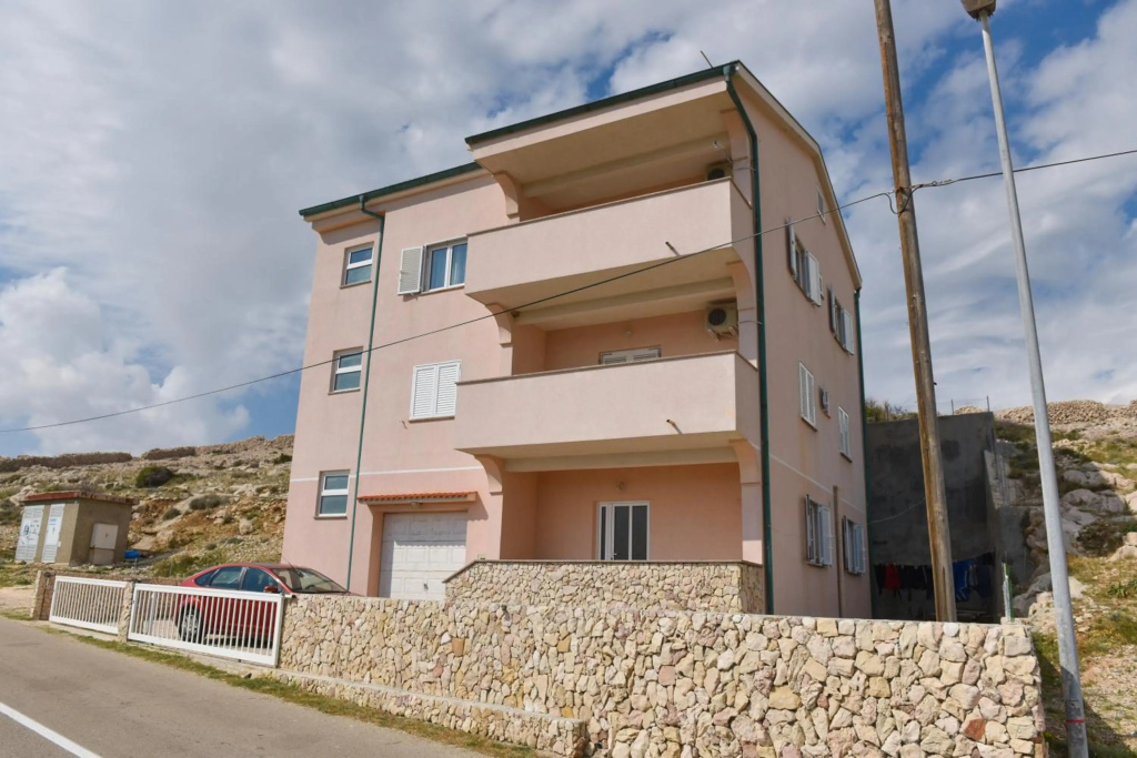 Apartments Zakarija