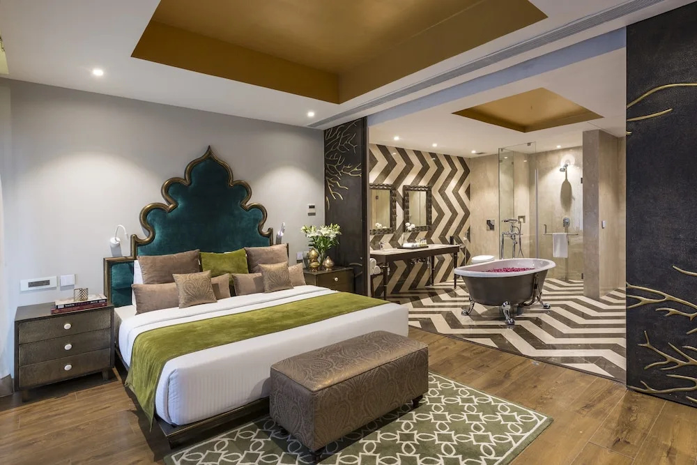 Presidential Suite with balcony and with lake view