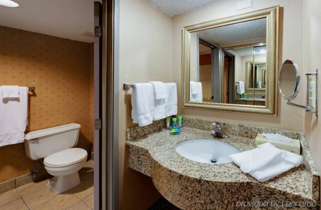 Hotel RL Cleveland Airport West - Général