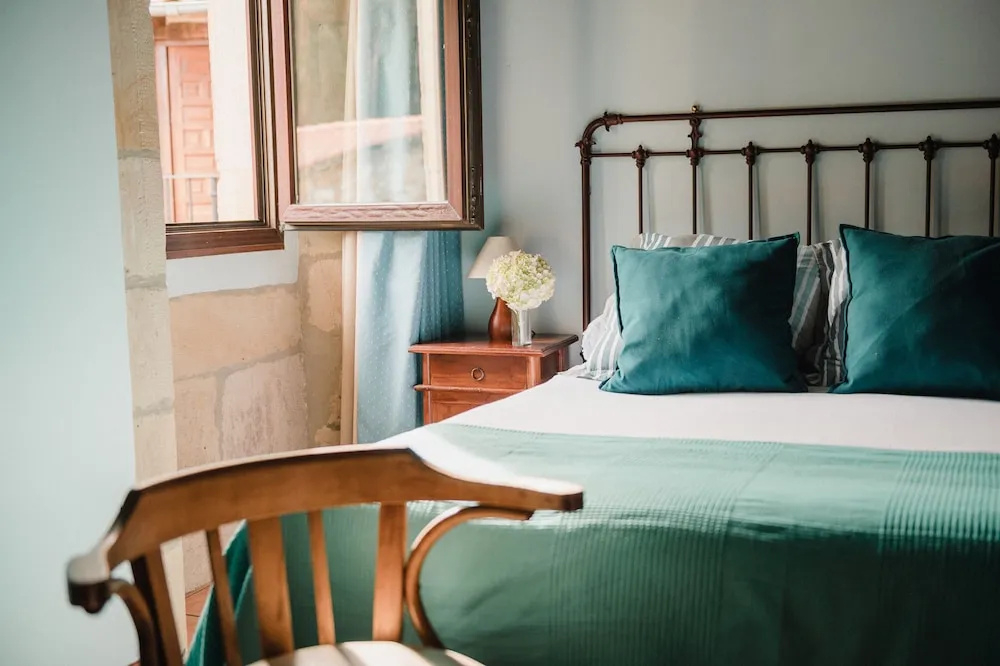 Superior Double room with courtyard view twin beds