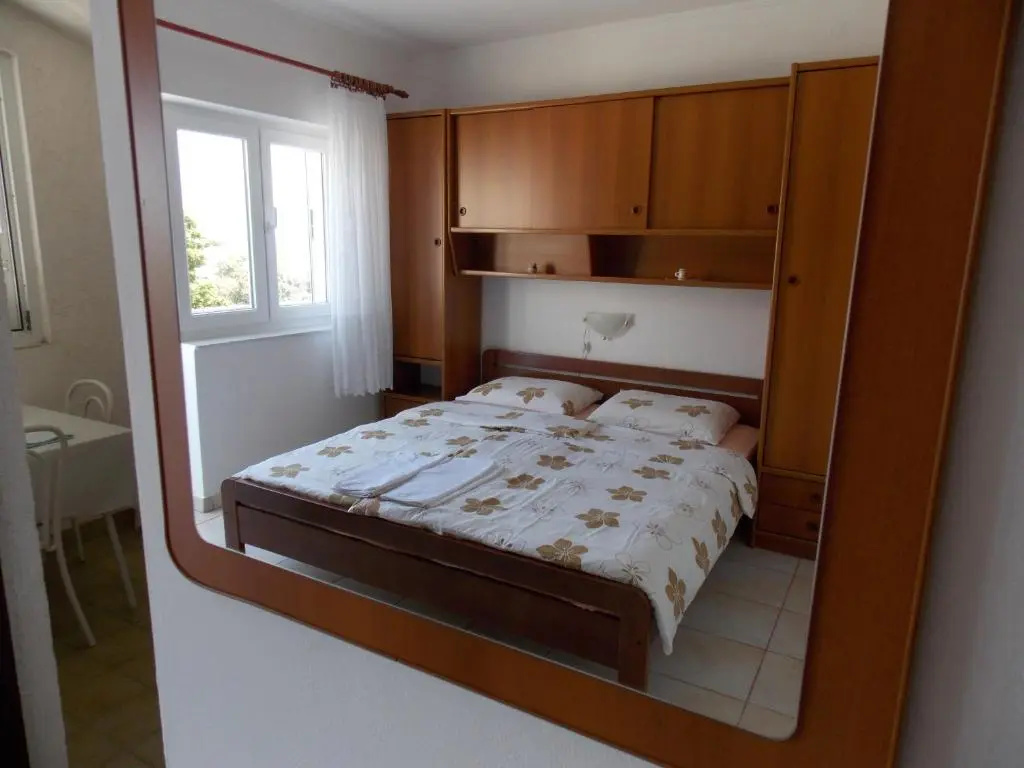 Studio with balcony and with sea view