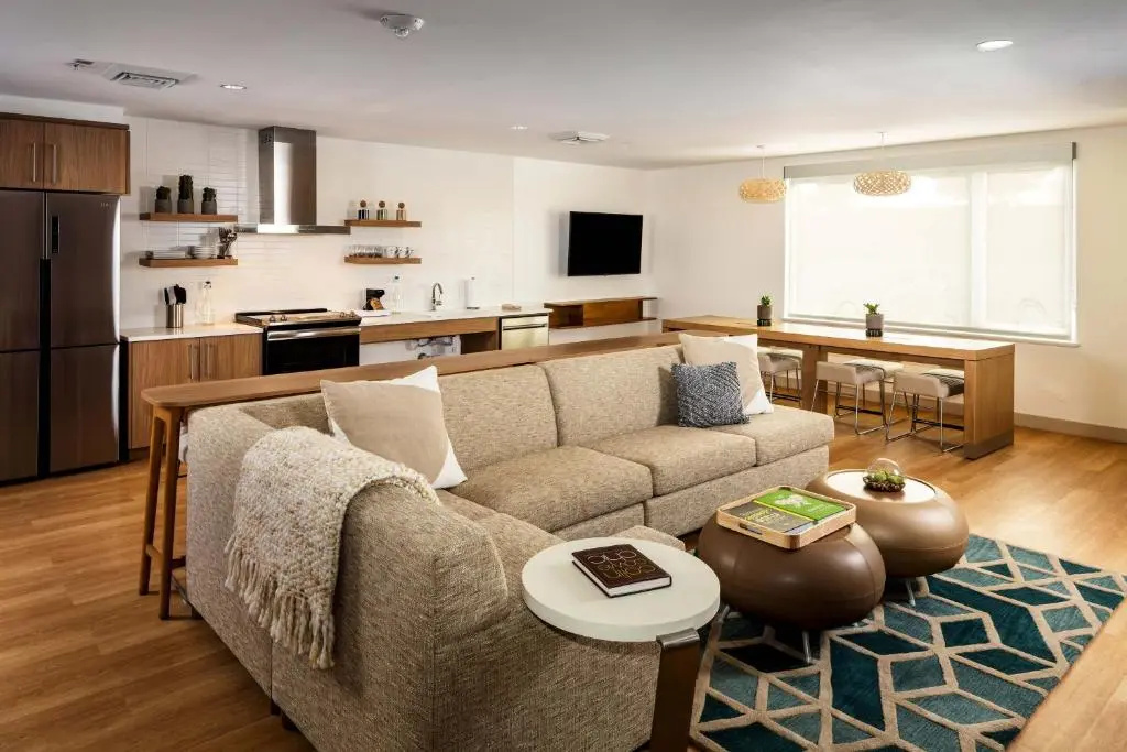 4 Bedrooms Double Suite (full double bed)