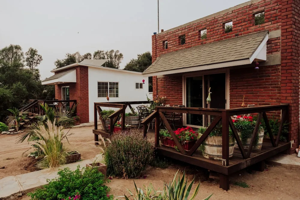 1 Bedroom Family Cottage with balcony and with garden view