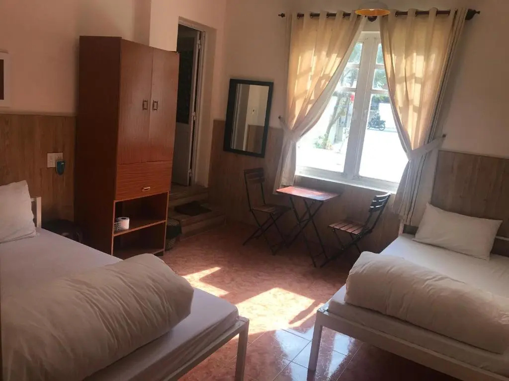 Standard Triple room