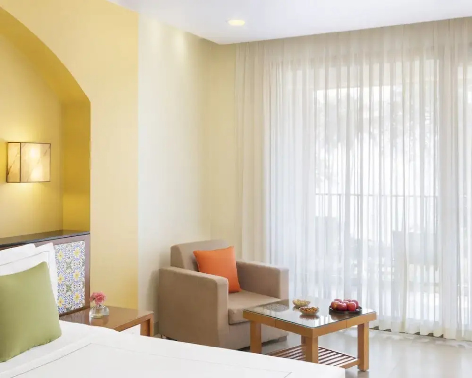 Luxury Double room with balcony and with garden view (twin beds)