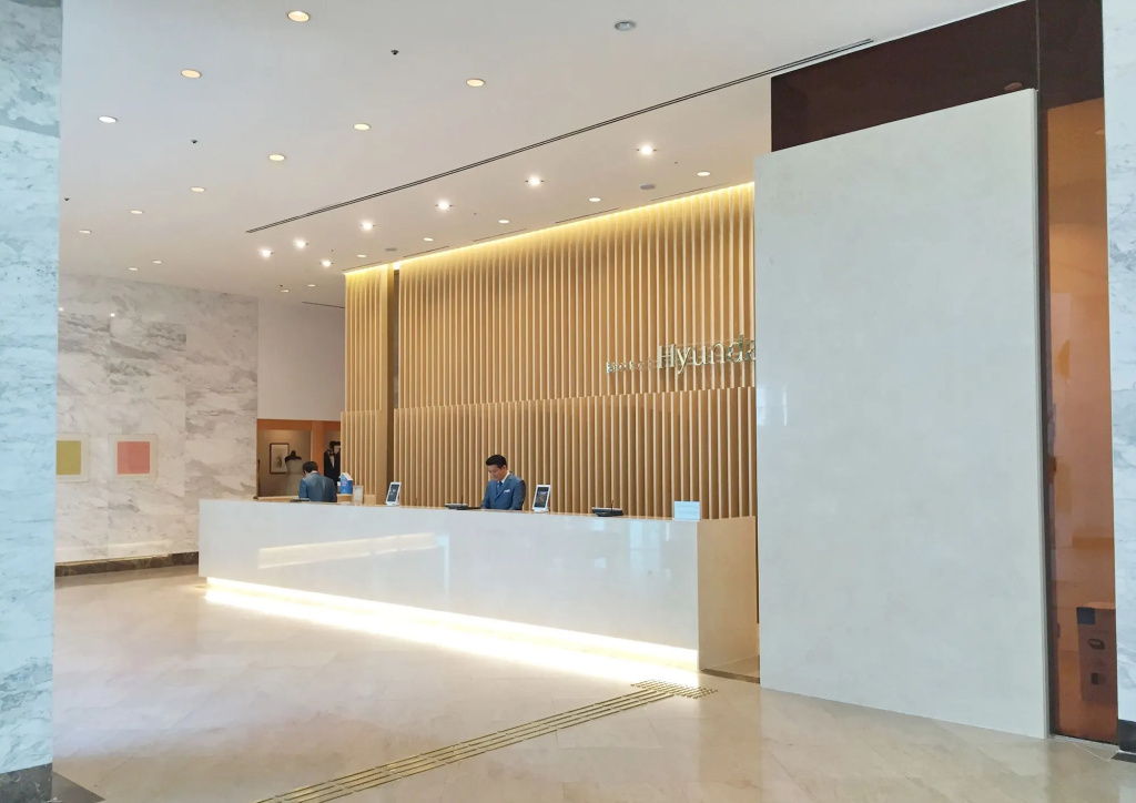 Lobby & Reception