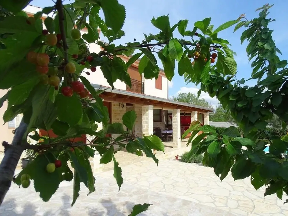 Villa Rossa mit Pool für 8 Personen