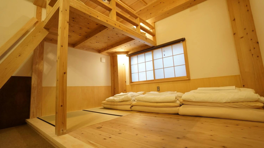 Poly Hostel 2 Namba — 2