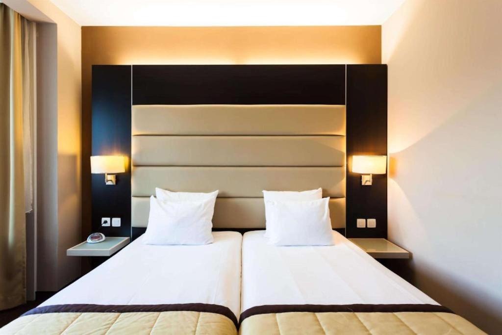 Twin room (twin beds)