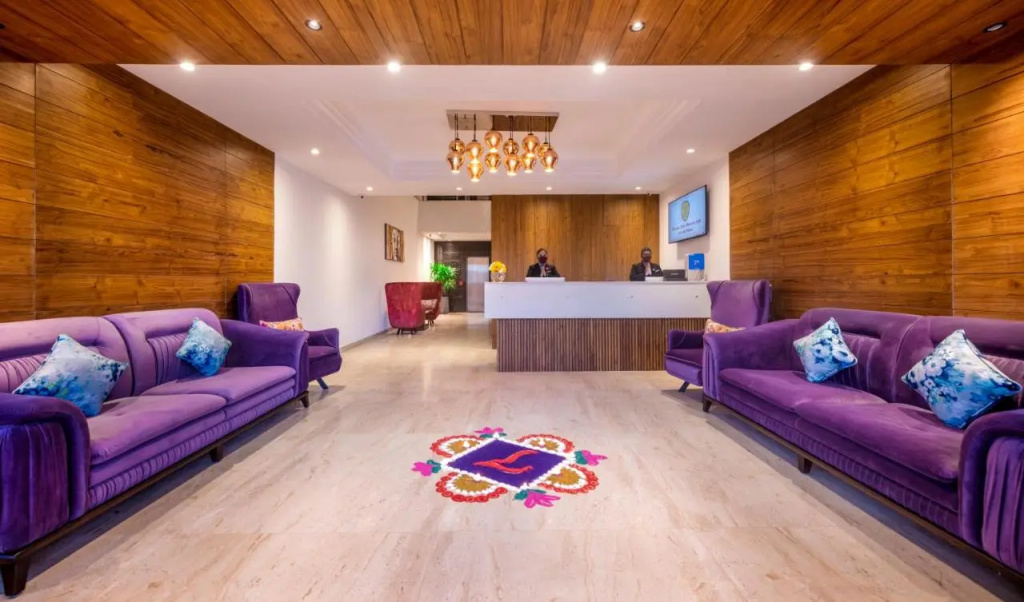 Lobby & Reception