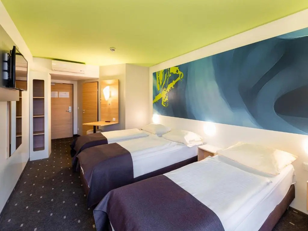 Triple room