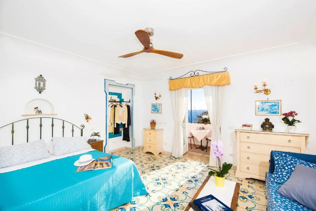 Superior Double room with sea view (full double bed)