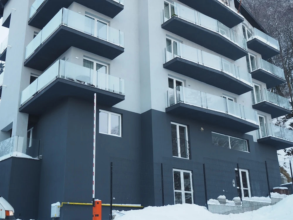 Hill Residence