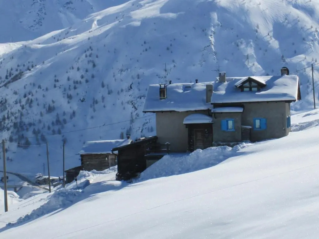 2 Bedrooms Chalet