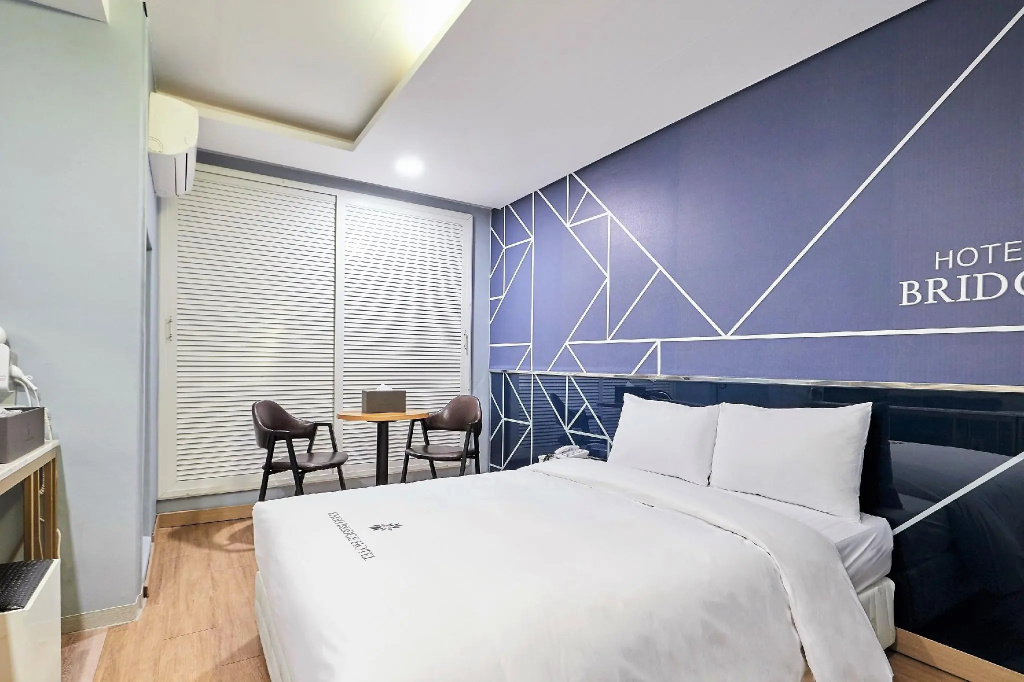 Deluxe Double room (full double bed)