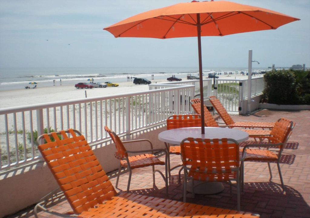 Beach & Waterfront