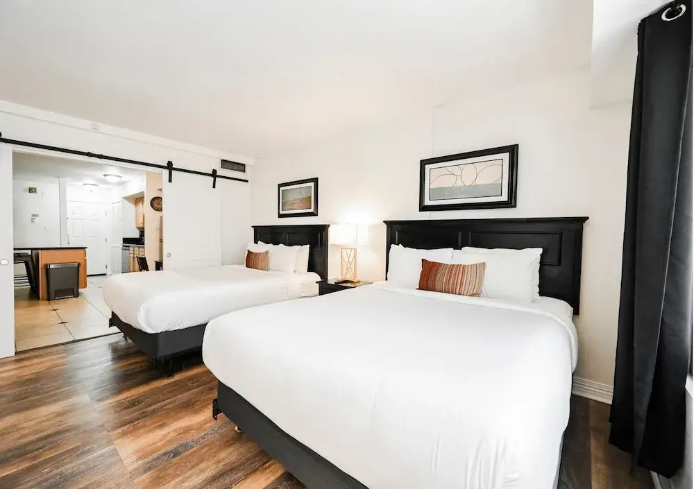 StripViewSuites at Jockey Club — фото