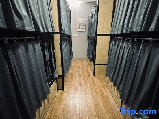 Кровать в общем номере в Alleyway Hostel - Adults Only