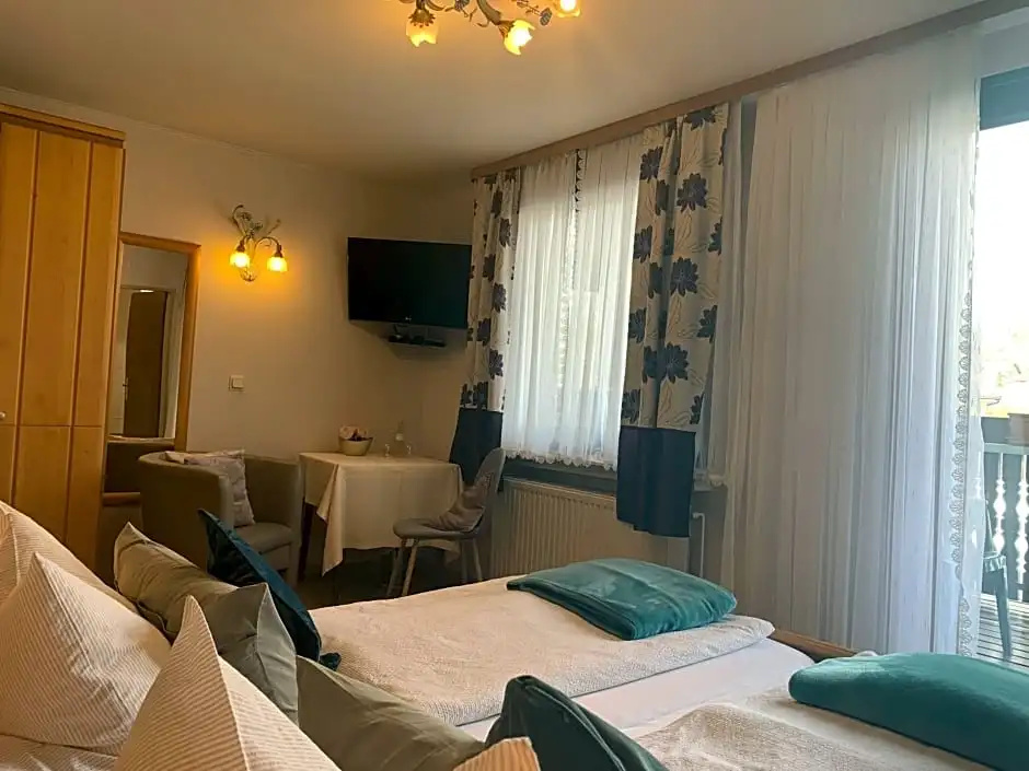 Restaurant Landgasthof Zum Wiesengrund - Chambres