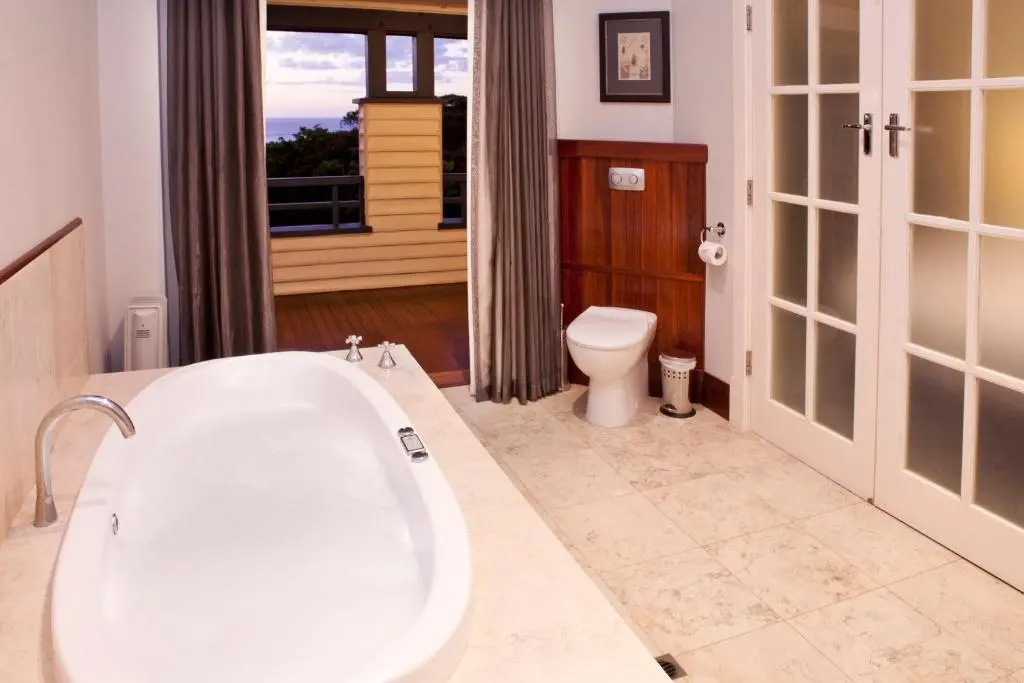 Deluxe Double Suite with balcony (full double bed)
