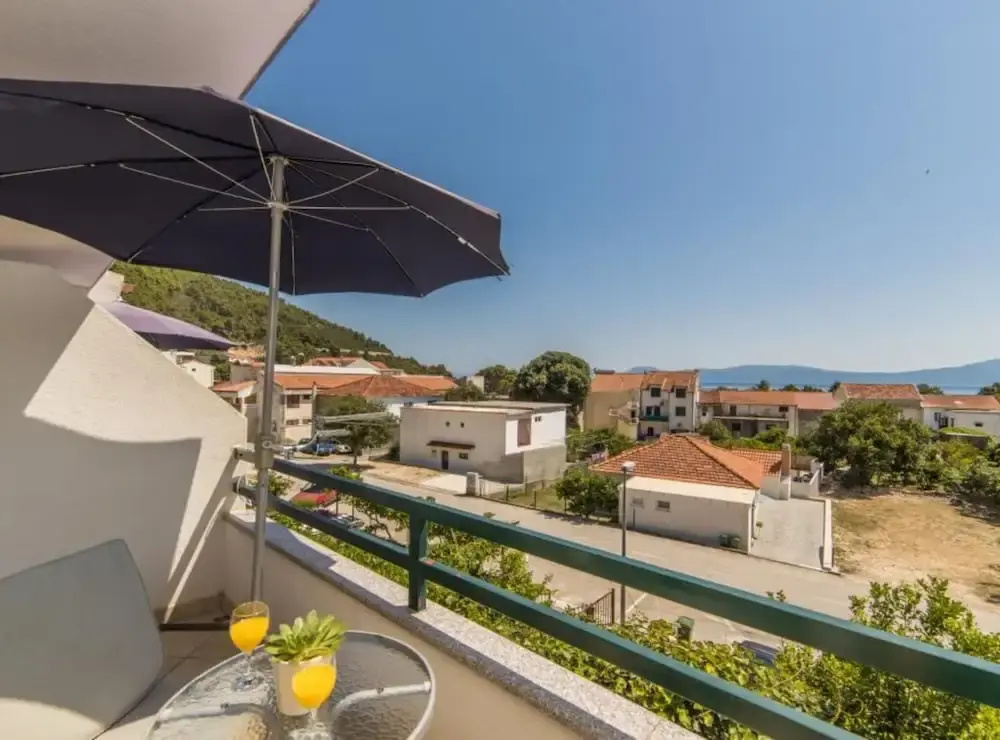 Apartments Nmn Drvenik