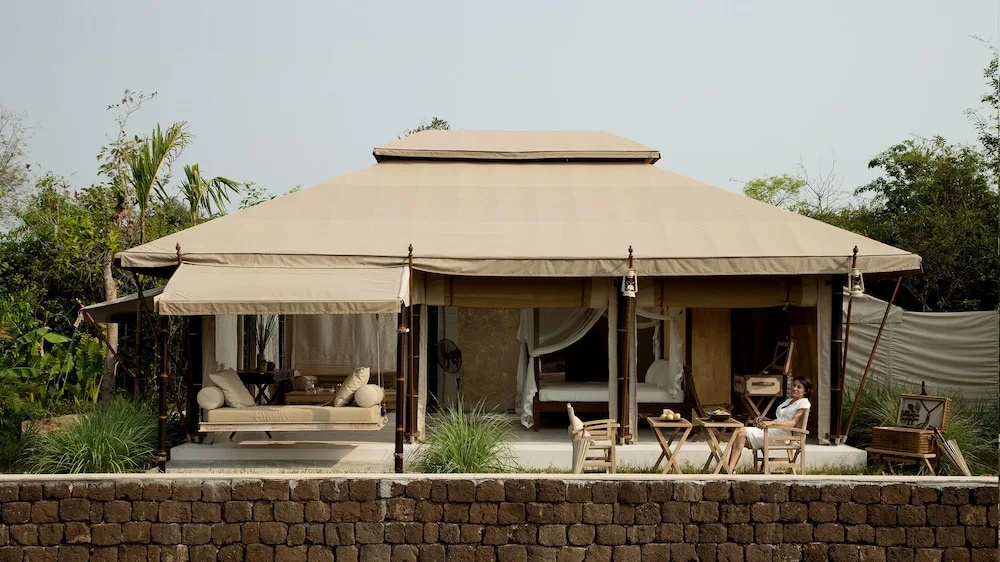Tent with garden view (full double bed)