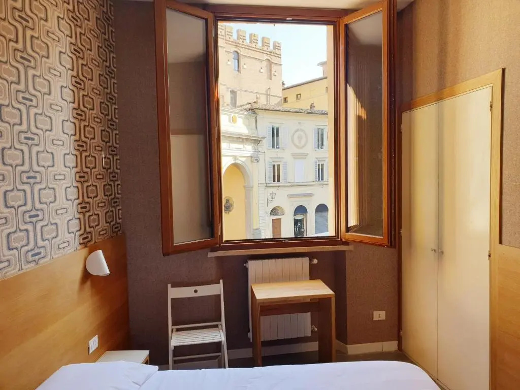 Deluxe Double room (full double bed)