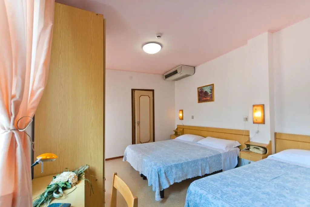 Standard Triple room with balcony