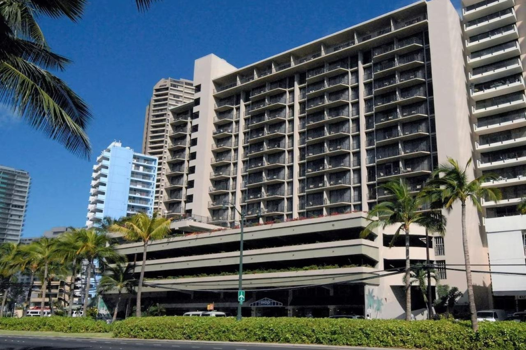 Palms at Waikiki (PW01)
