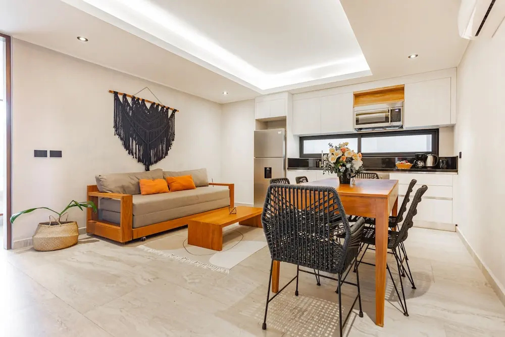 2 Bedrooms Apartment