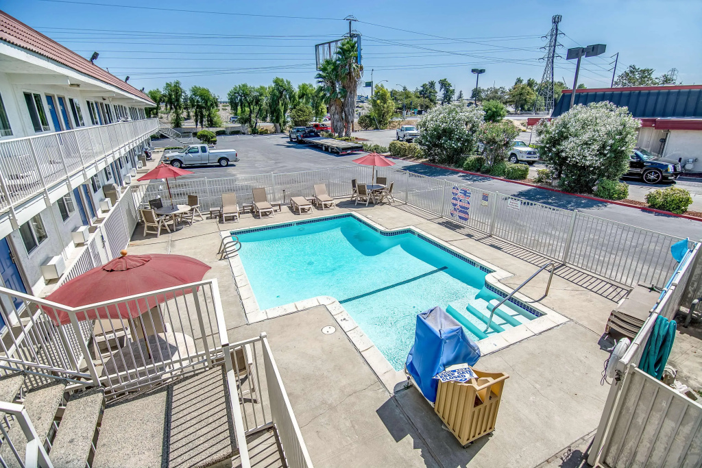 Motel 6 Stockton, CA - Charter Way West - фото 18