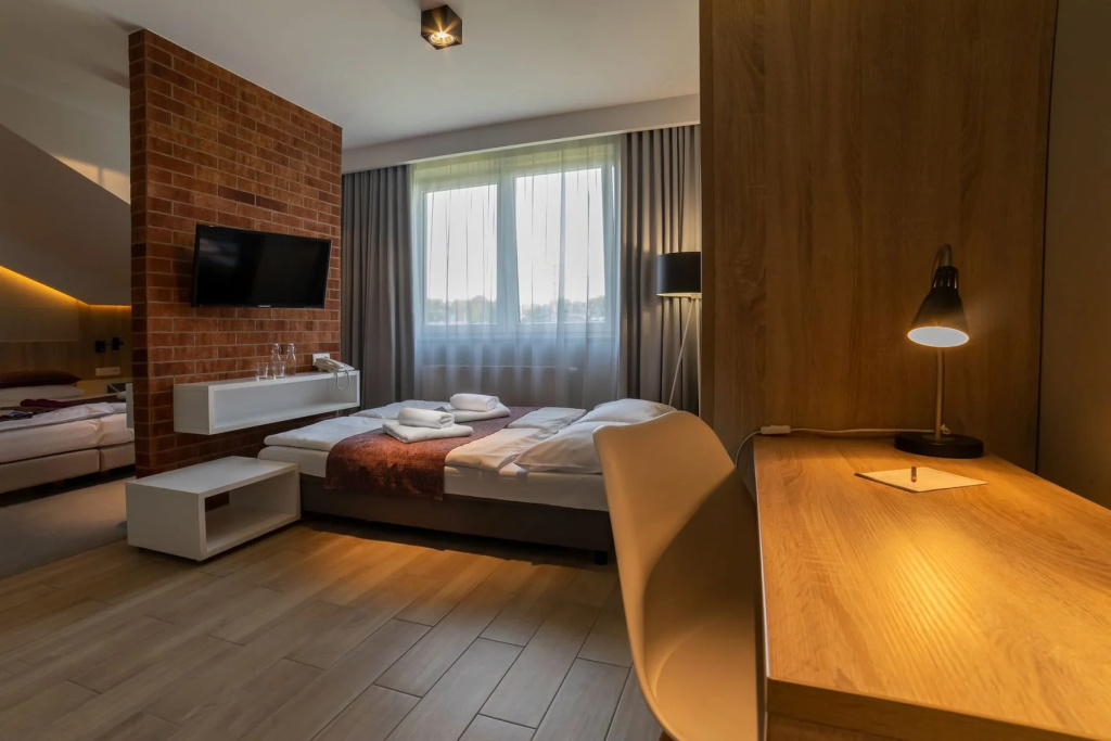 Hotel Falcon — 2