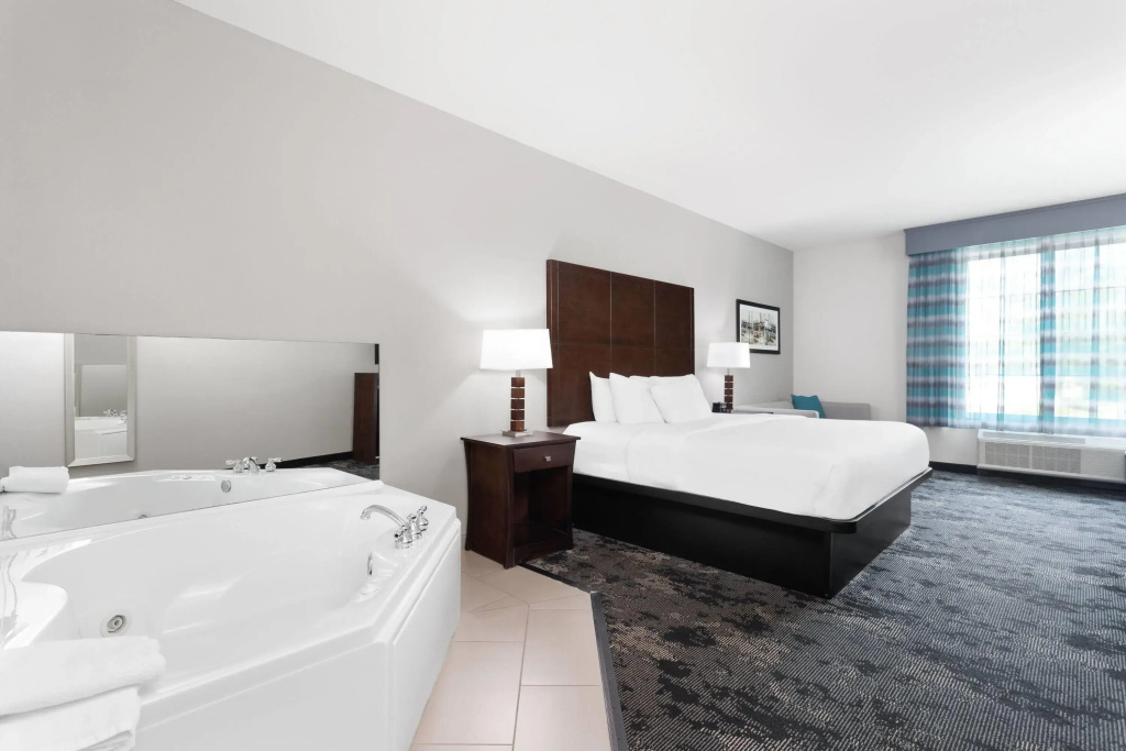 La Quinta Inn & Suites by Wyndham Columbus - Edinburgh - Chambres