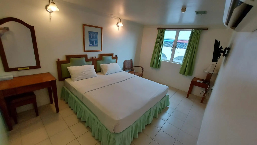 Standard Double room (full double bed)