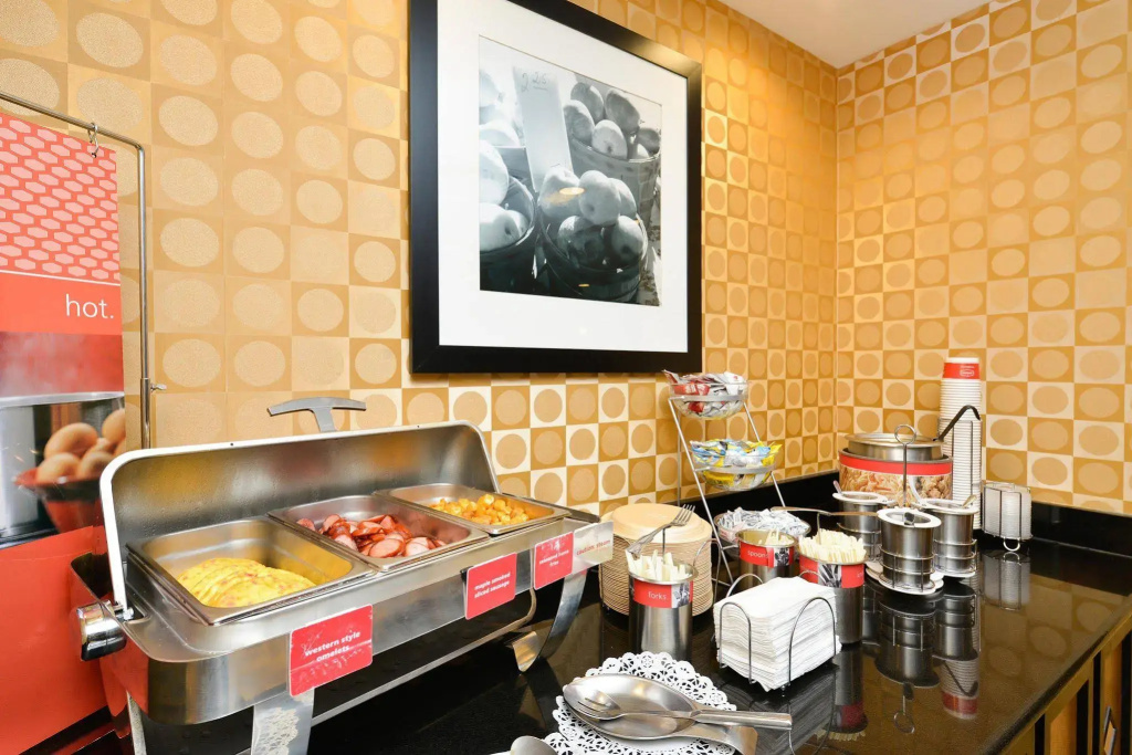 Hampton Inn Utica - фото 12