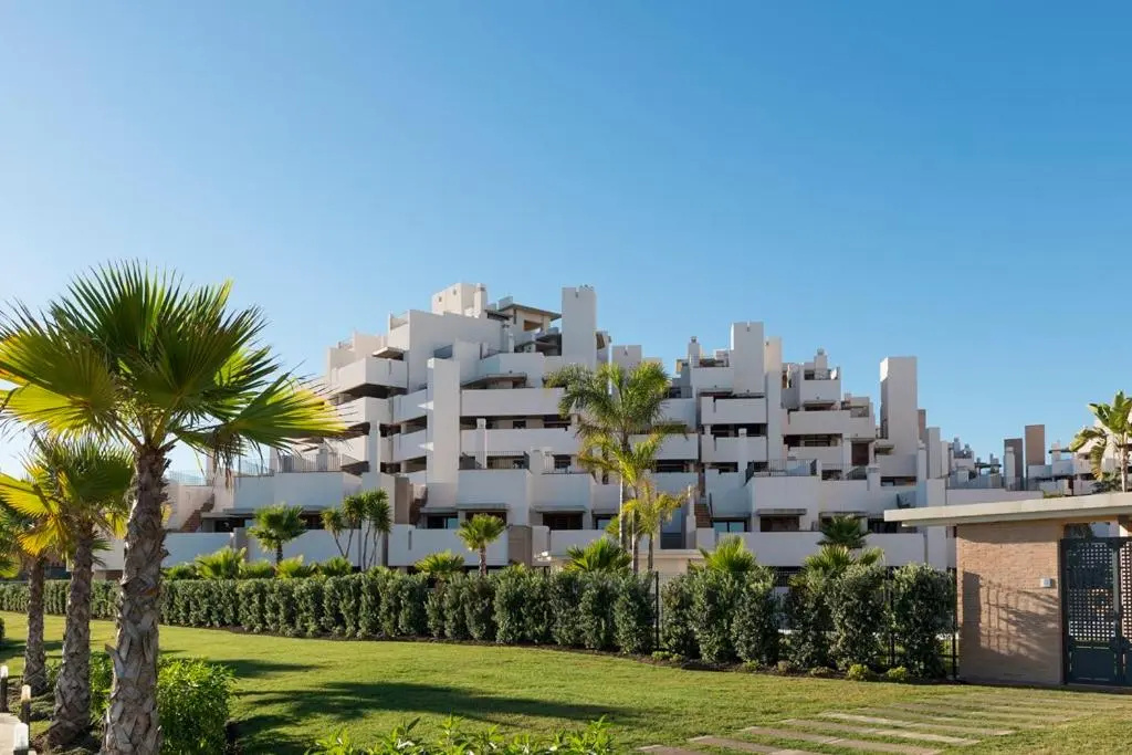 Luxury Beach Front Penthouse with own pool.BP9