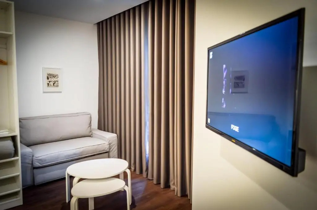 Double Suite (full double bed)