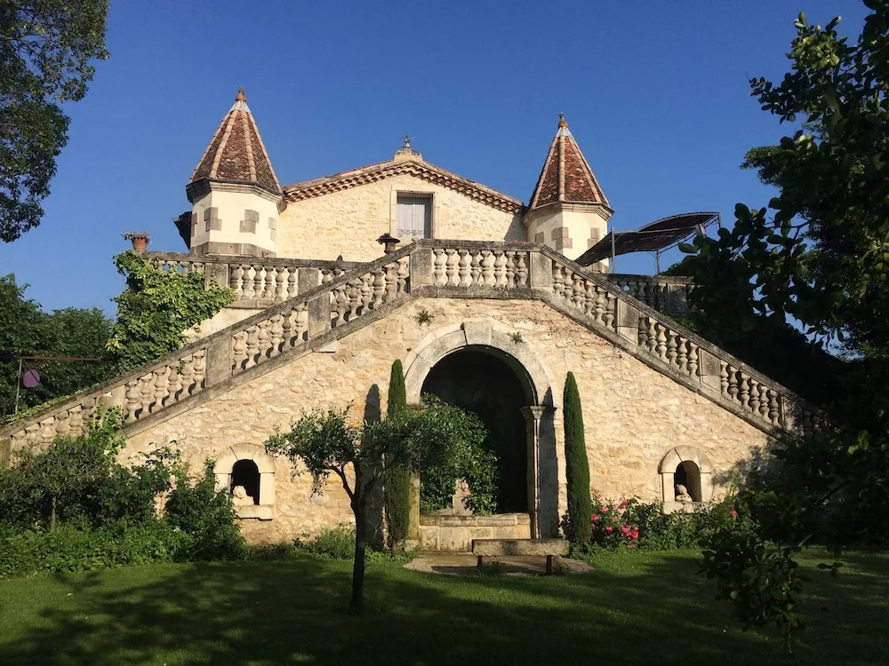 Voir la photo 1 — Les Deux Tours