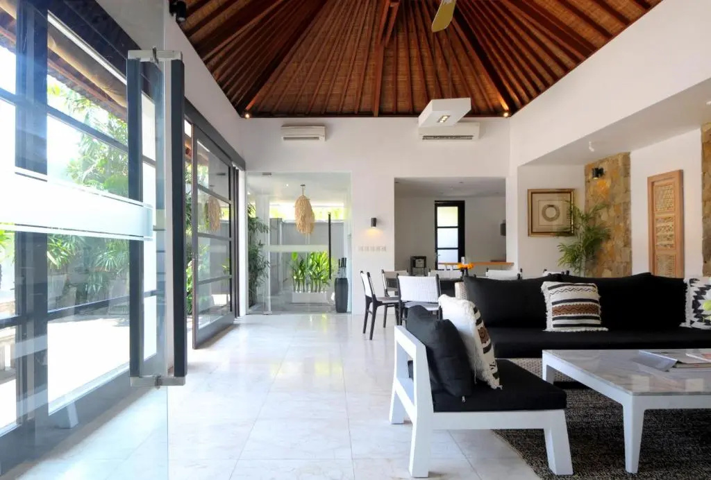 3 Bedrooms Villa