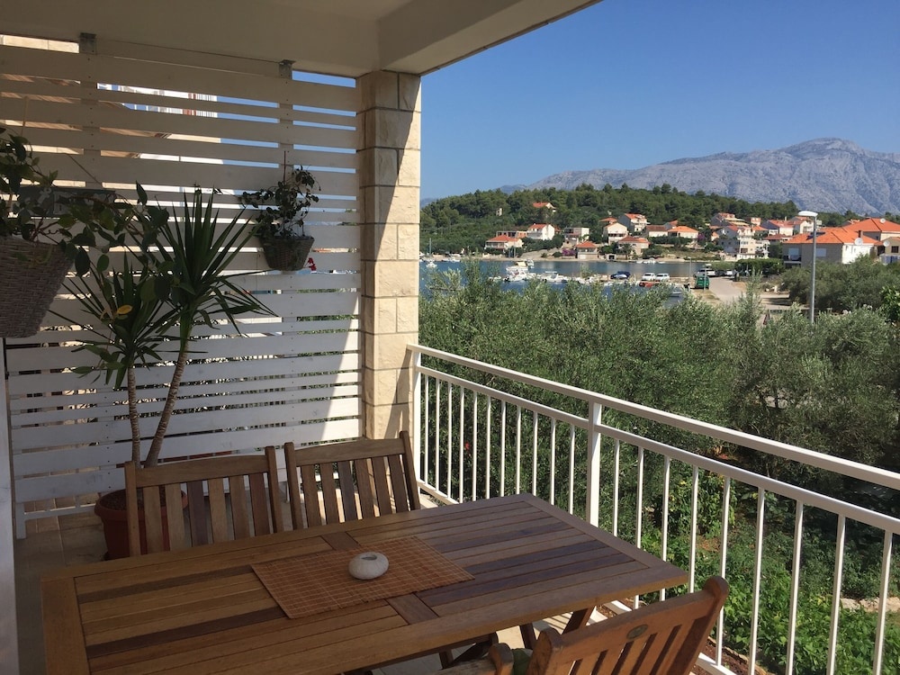 Balcony & Terrace